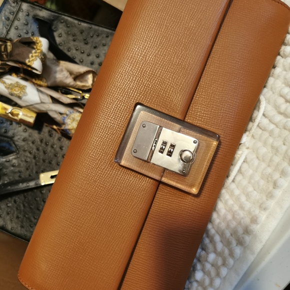 Clutch - Picture 6 of 6